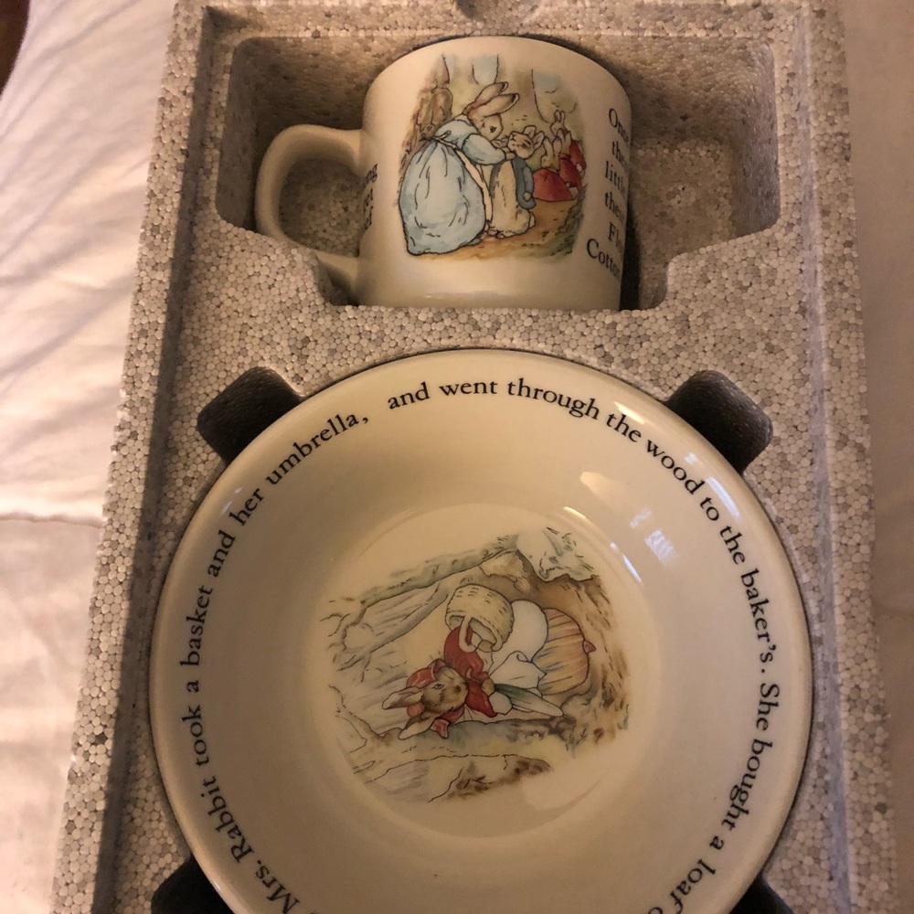 Wedgewood PeterRabbit  Cup and Bowl infant set